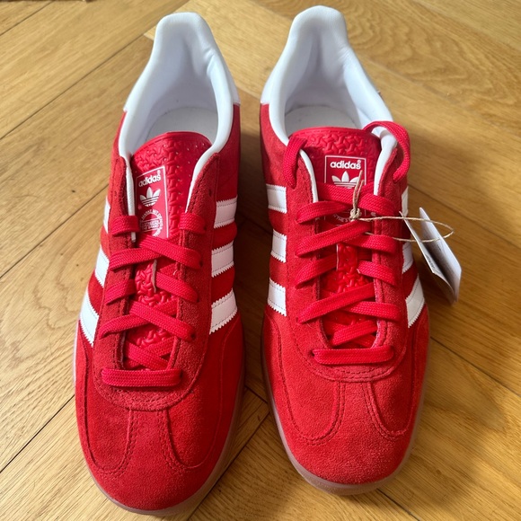 Adidas Gazelle’s Scarlet/White/Gum - Picture 5 of 5